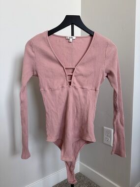 Elegant Mauve Ribbed Bodysuit